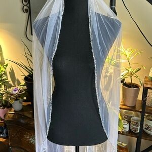 Elegant Fingertip White Bridal Veil with Silver Sequins Trim